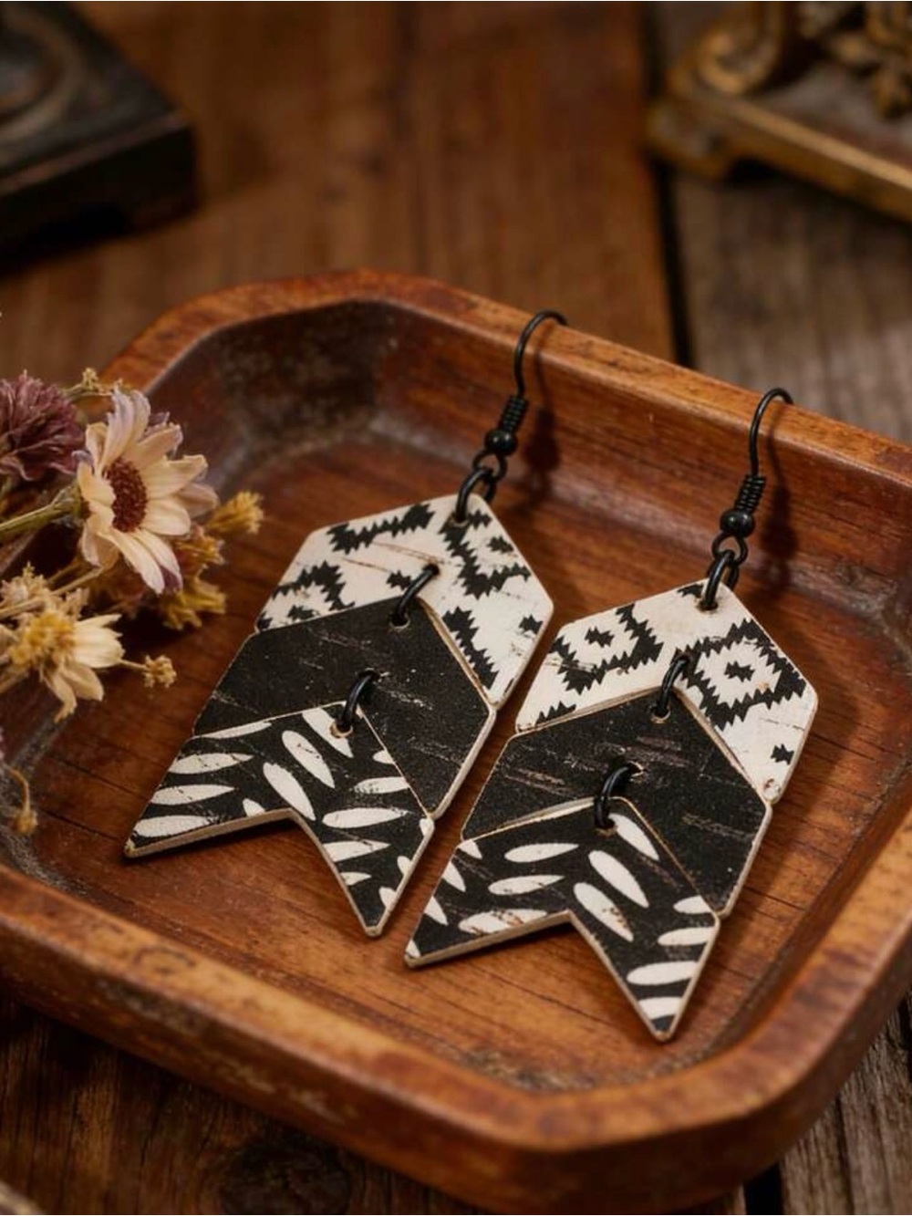 Women's Black & White Layered Geometric Drop Earrings - Picture 3 of 7
